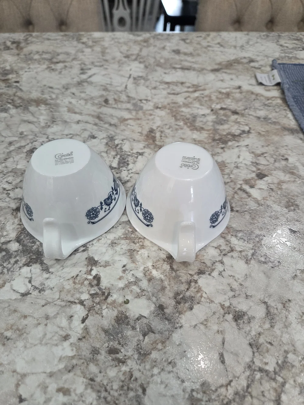 Vintage Corelle Old Town Blue Onion Tea Coffee Cup Hook Handle Set of 4